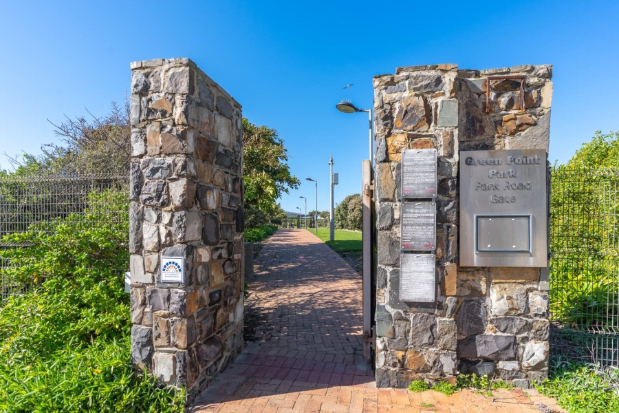1 Bedroom Property for Sale in Mouille Point Western Cape